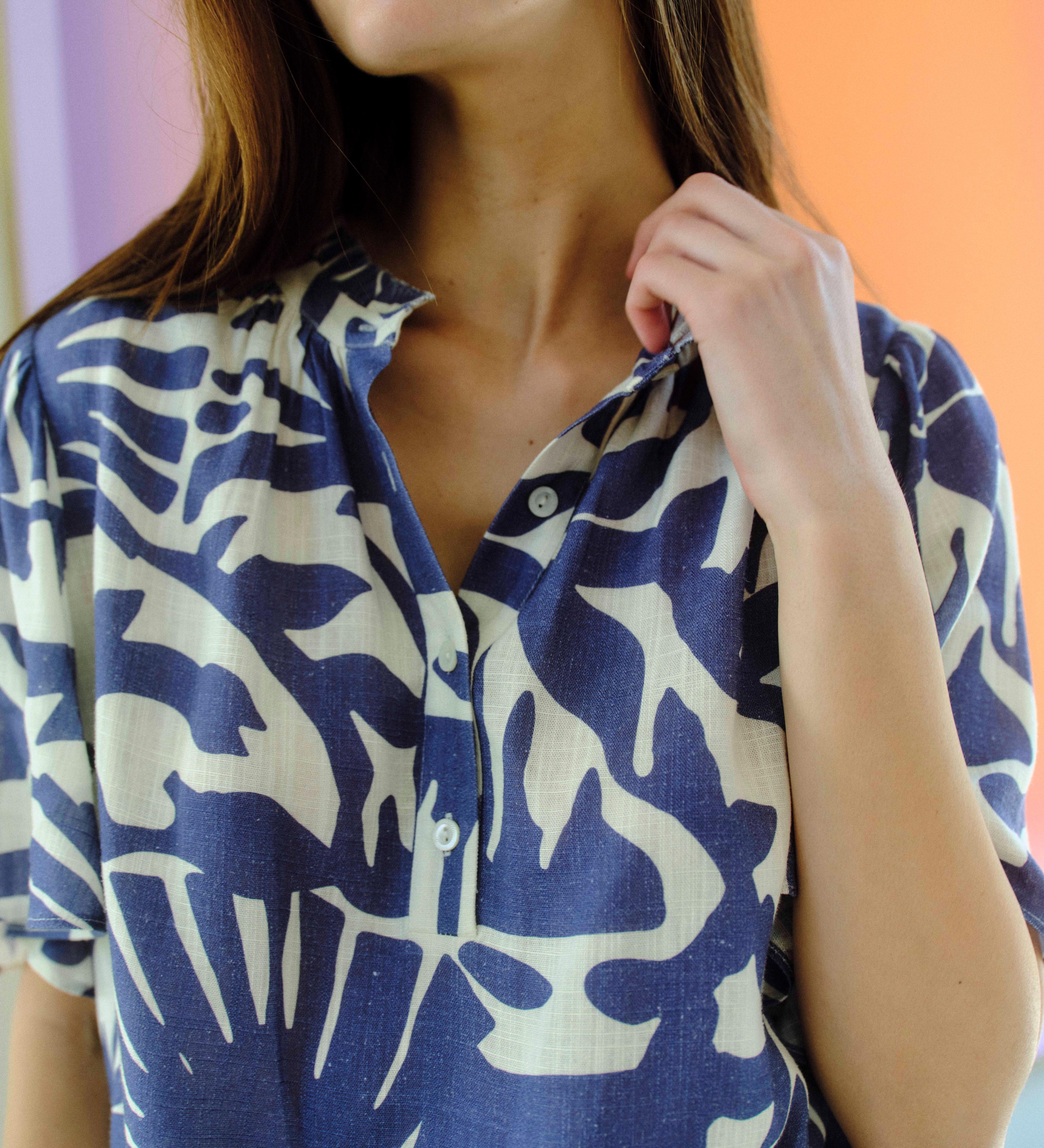 Cartolina - SU26 Emery Top - Parrish Geo Print - Coastal Indigo