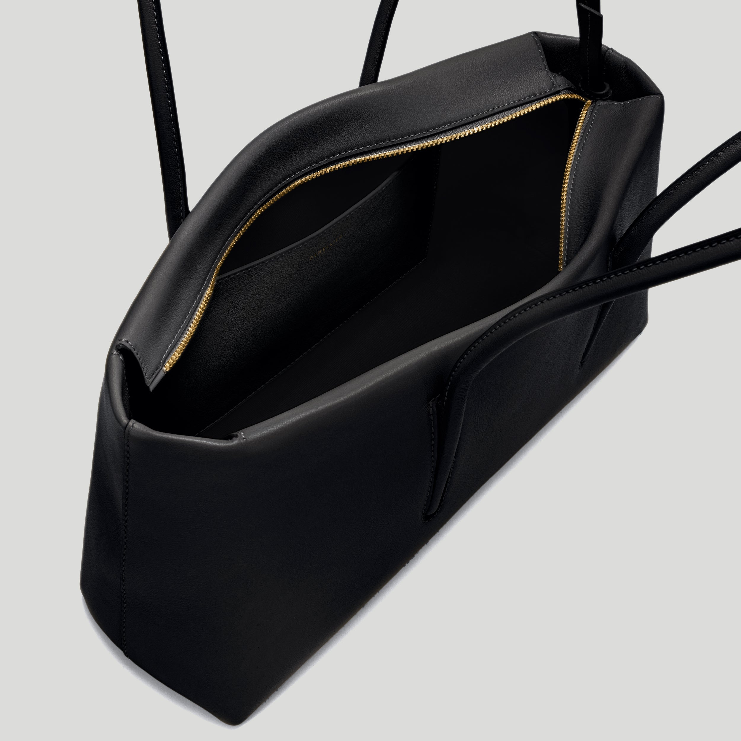 Demellier London - The Stockholm Shoulder