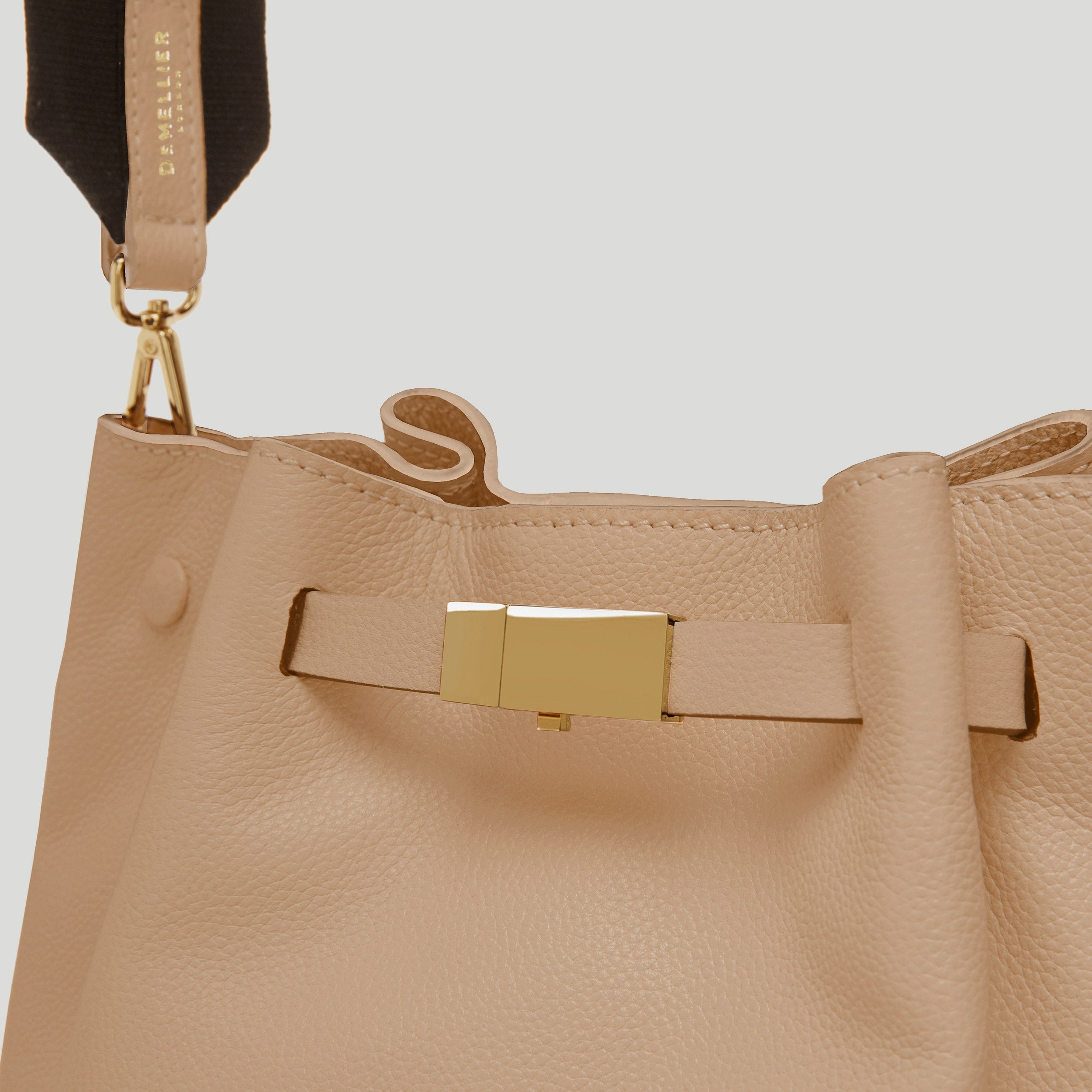 Demellier London - The New York Bucket
