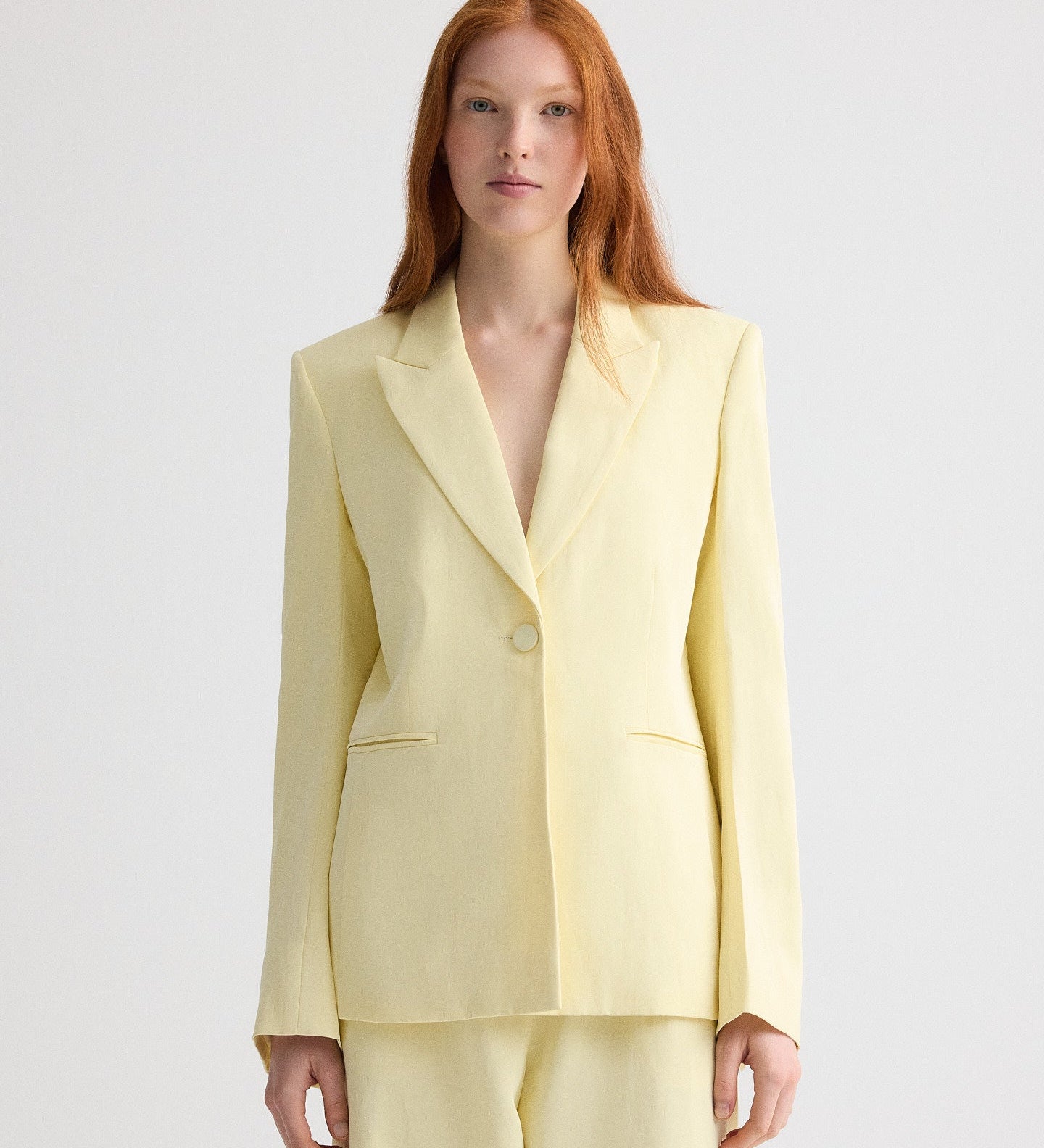 TWP - Her Fit Blazer in Coated Viscose Linen