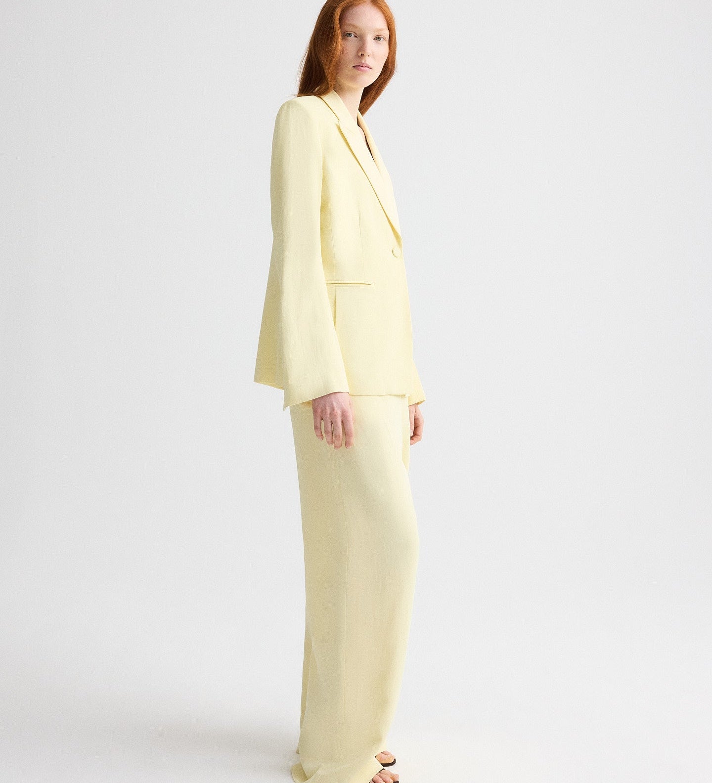 TWP - Her Fit Blazer in Coated Viscose Linen