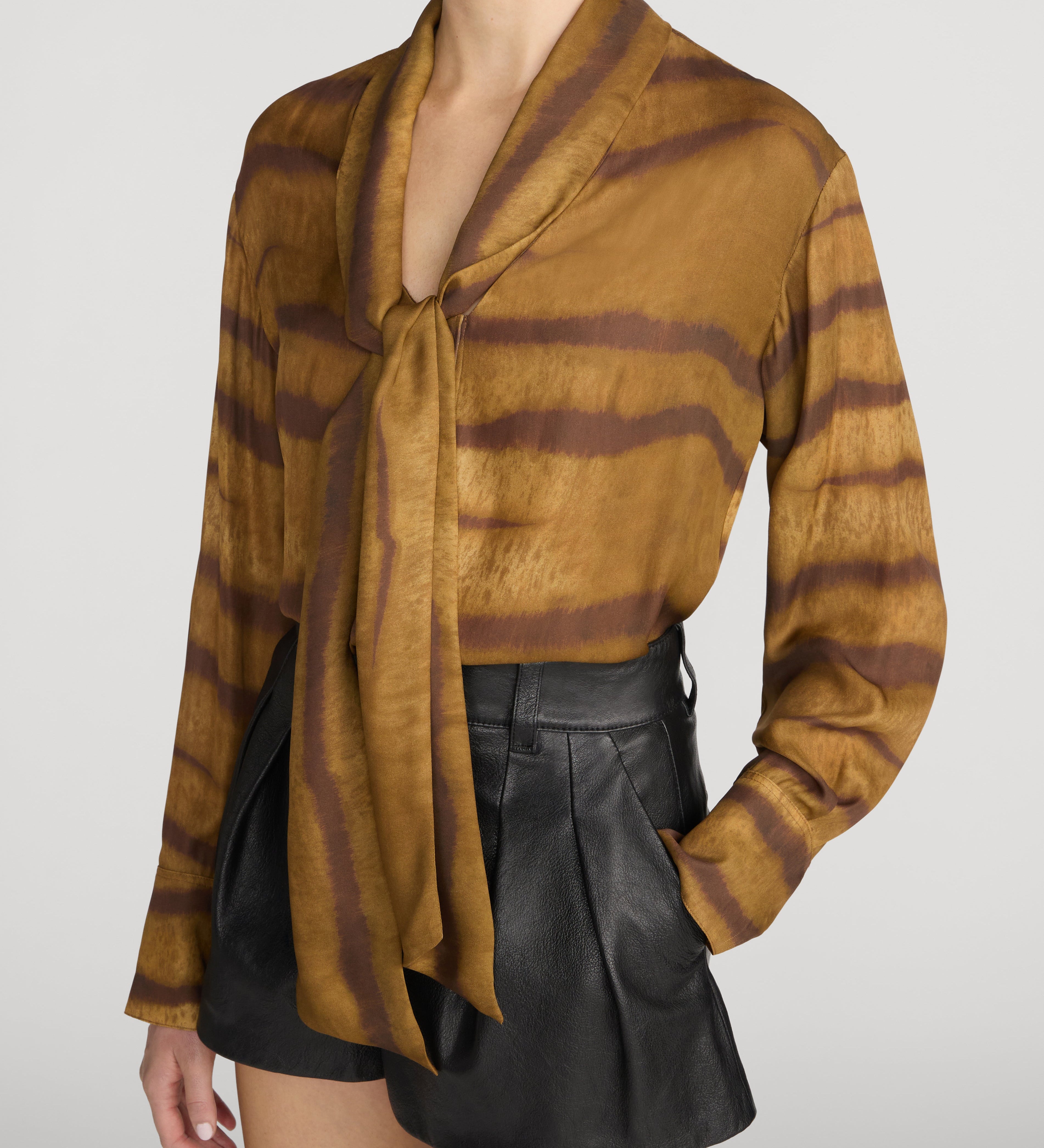 FRAME - The Silk Oversized Tie Shirt