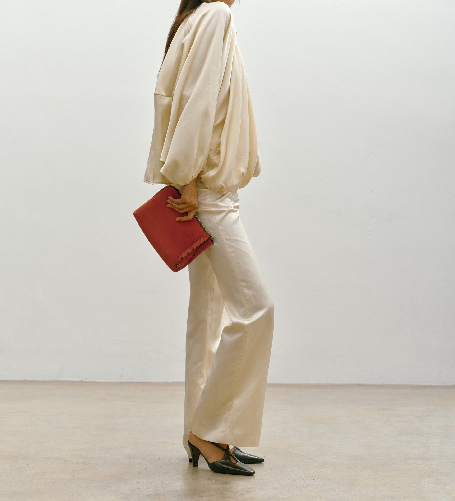 Metier - Wristlet Clutch Nubuck Rust