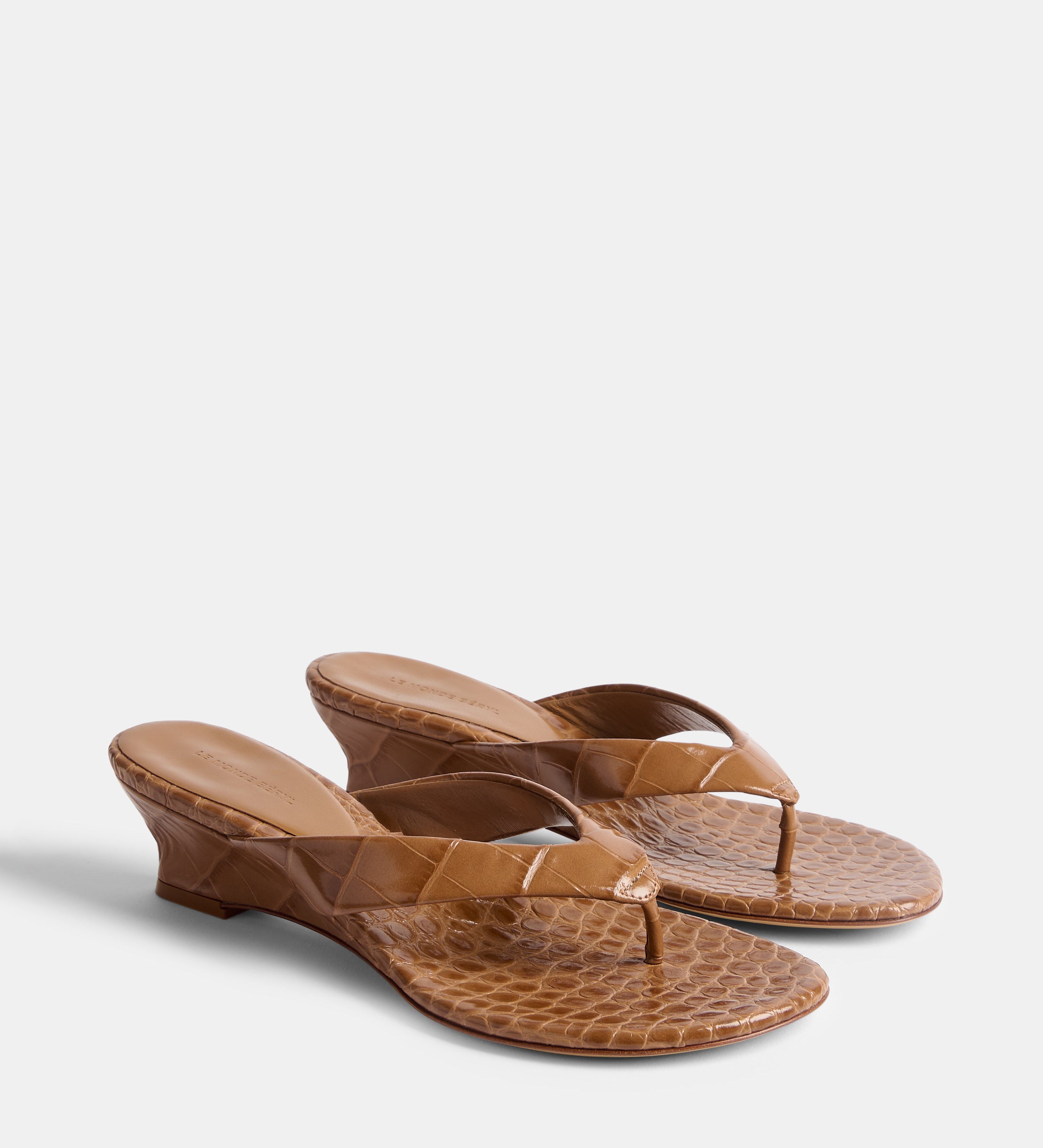 Le Monde Beryl - Micro Wedge Thong / Brown Croc Effect Leather