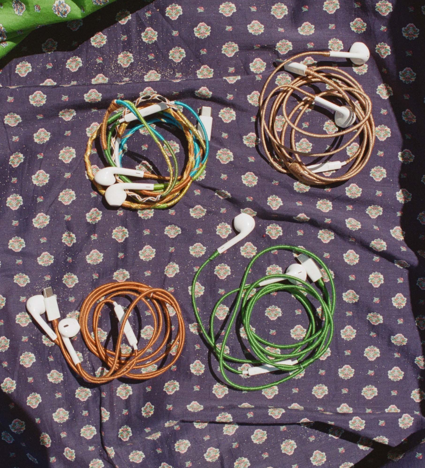 DOEN - LE POM POM & DÔEN HEADPHONES