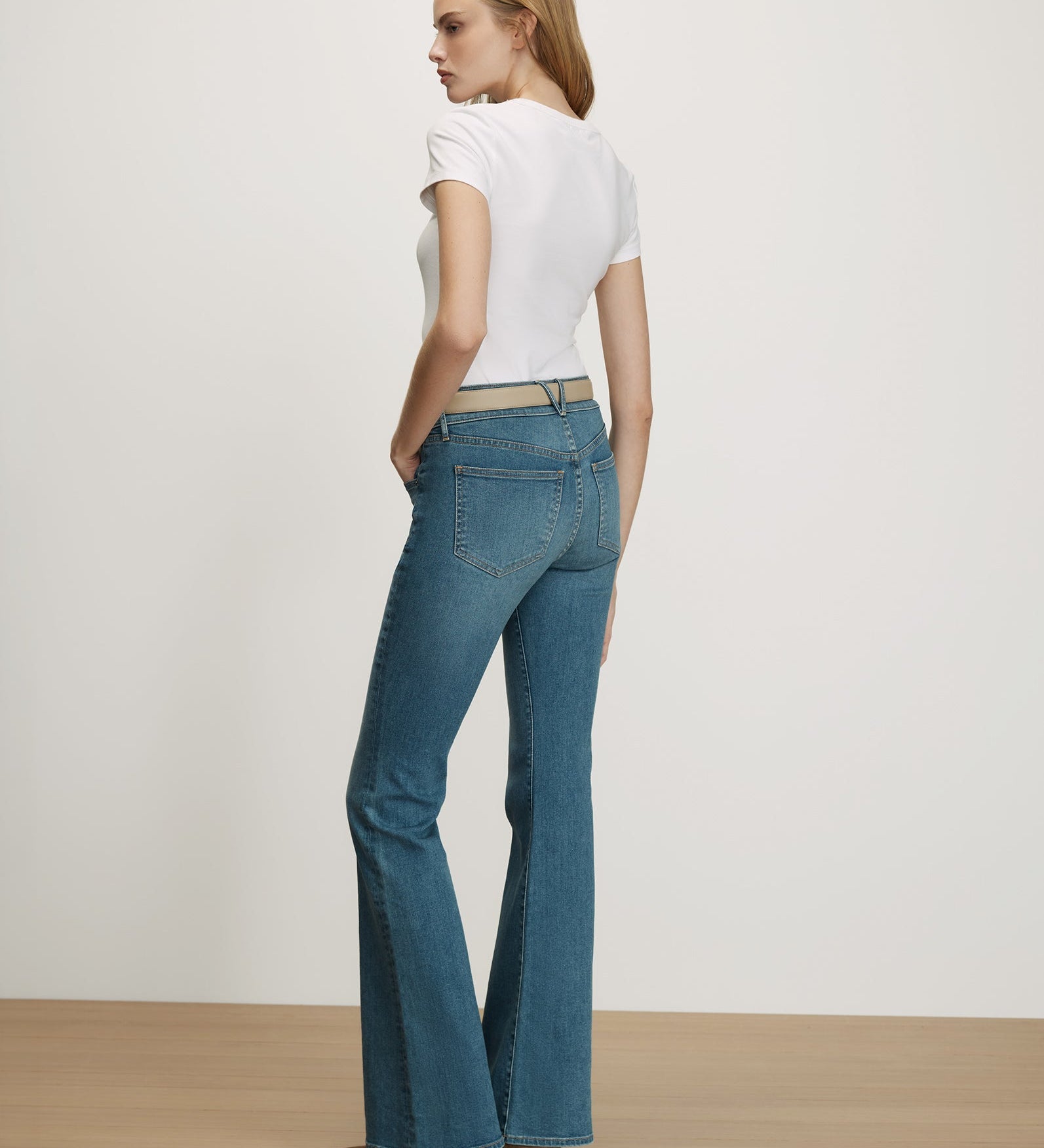Veronica Beard - Beverly Mid - Rise Skinny - Flare Jean
