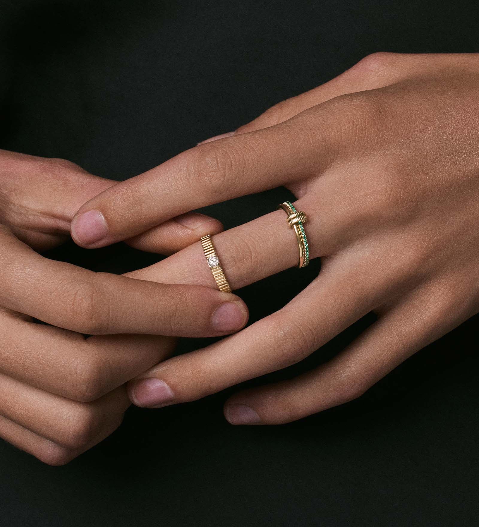 Kinn - Lesley Linked Emerald Band Ring