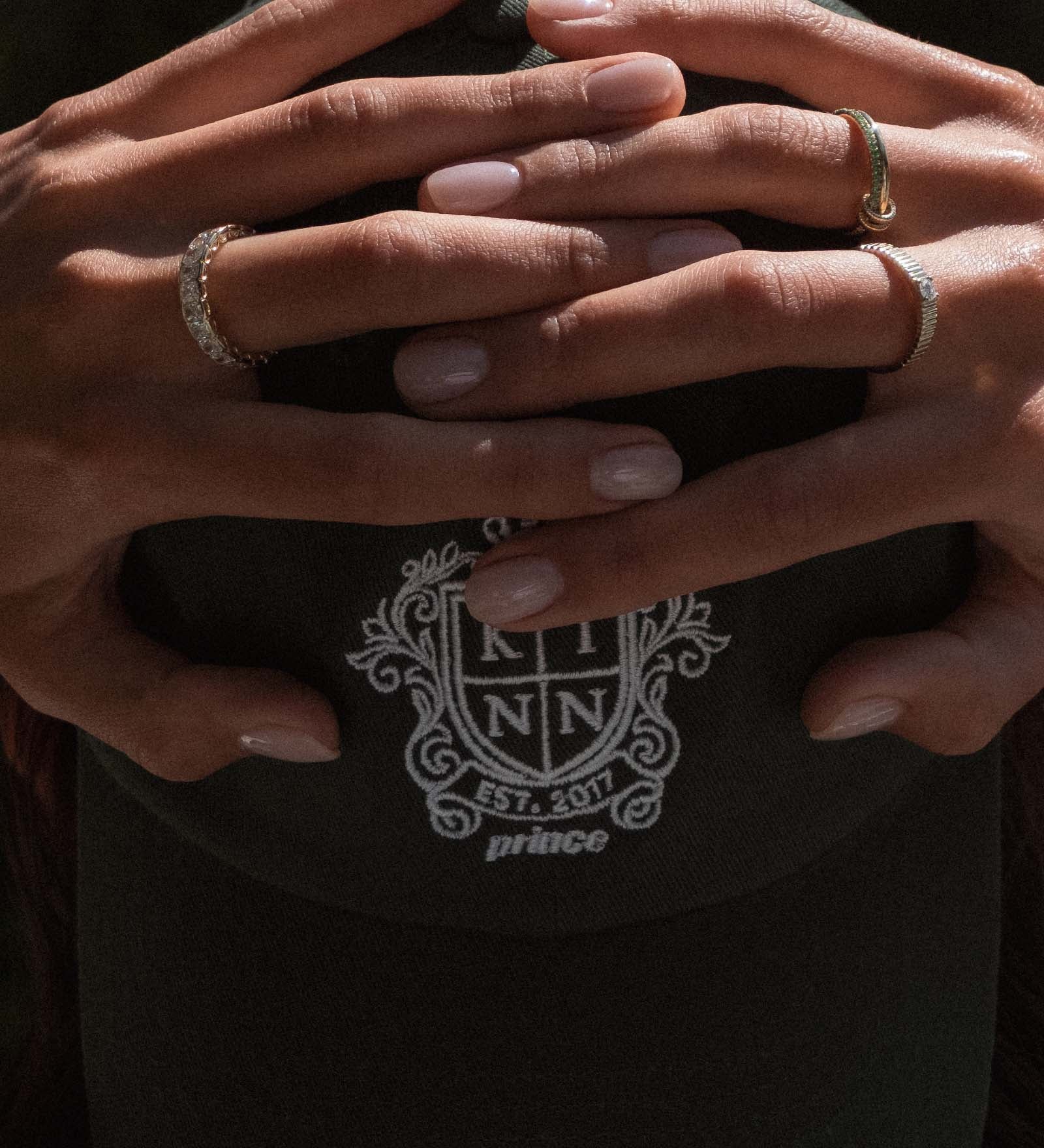 Kinn - Lesley Linked Emerald Band Ring