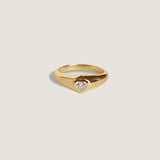 Kinn - Heart Signet Ring Diamond