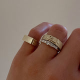 Kinn - Heritage Ribbed Name Ring