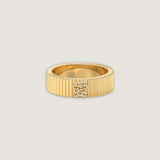 Kinn - Heritage Ribbed Pavé Diamond Name Ring