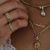Kinn - Heritage Ribbed Pavé Diamond Name Ring