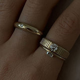 Kinn - Solis Ribbed Ring Round Diamond 0.5 Carat