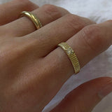 Kinn - Petite Classic Solis Ribbed Ring Diamond