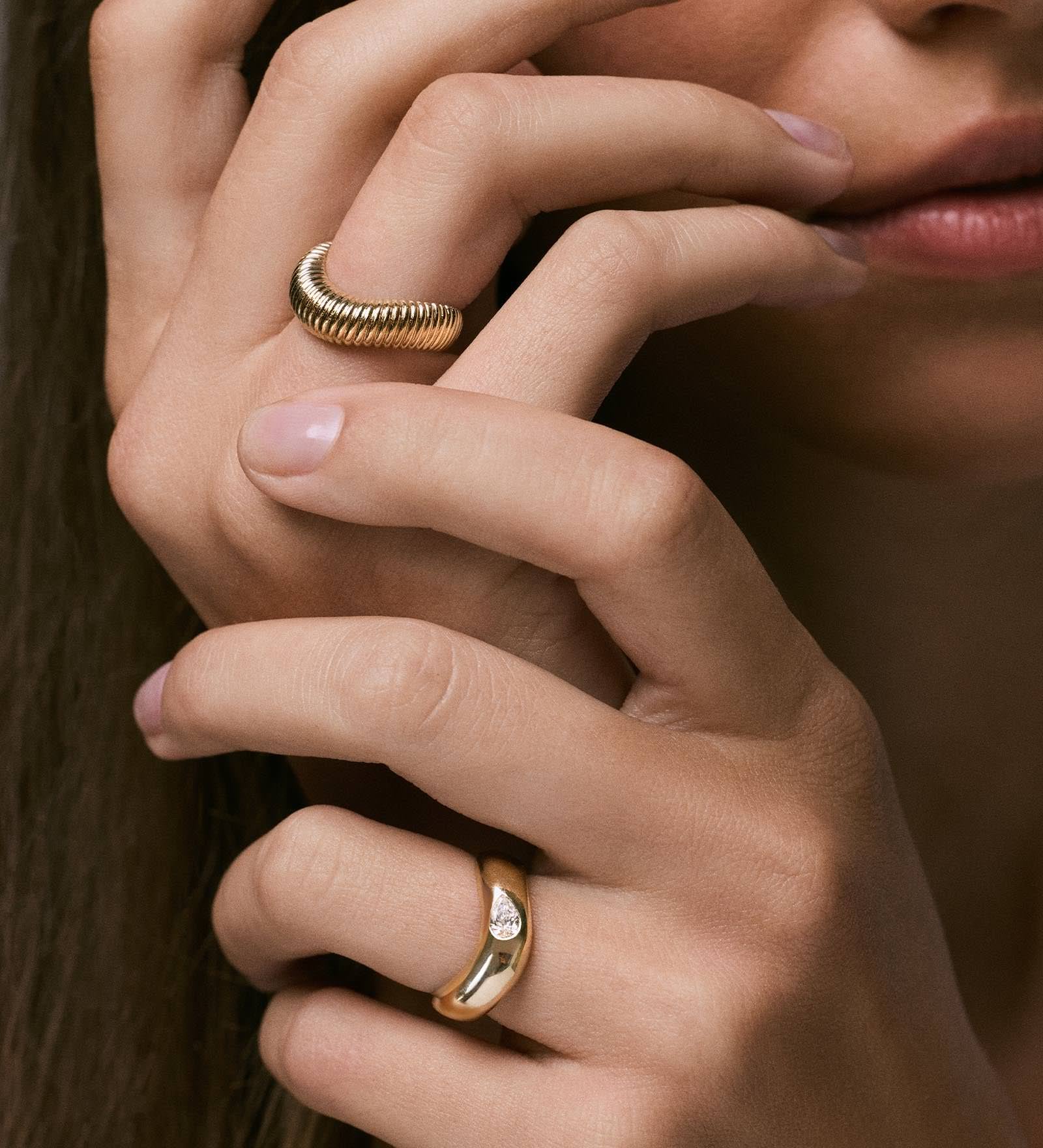 Kinn - Demi Coil Ribbed Band Ring