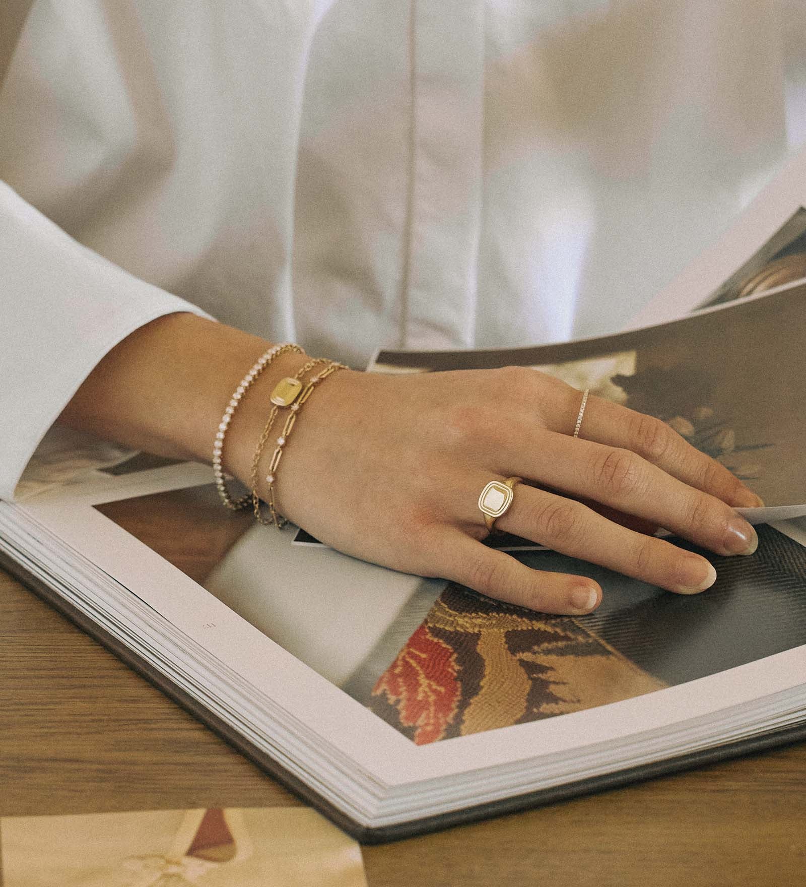 Kinn - The Estate Signet Ring Yellow Gold