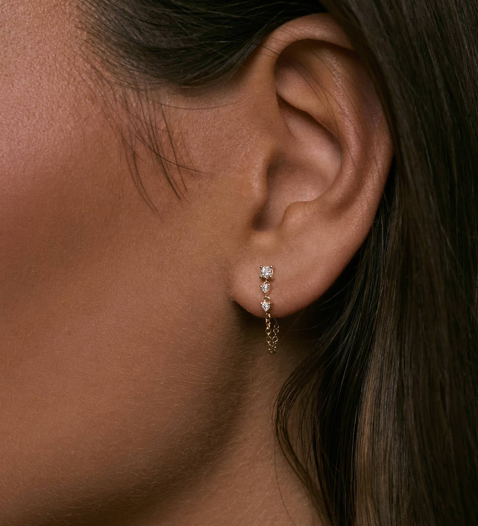 Kinn - Three Stone Chain Earrings Diamond