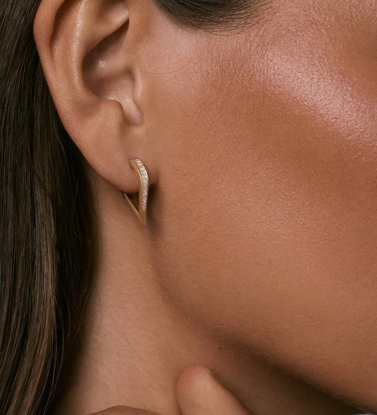 Kinn - Viola Baguette Diamond Drop Earrings