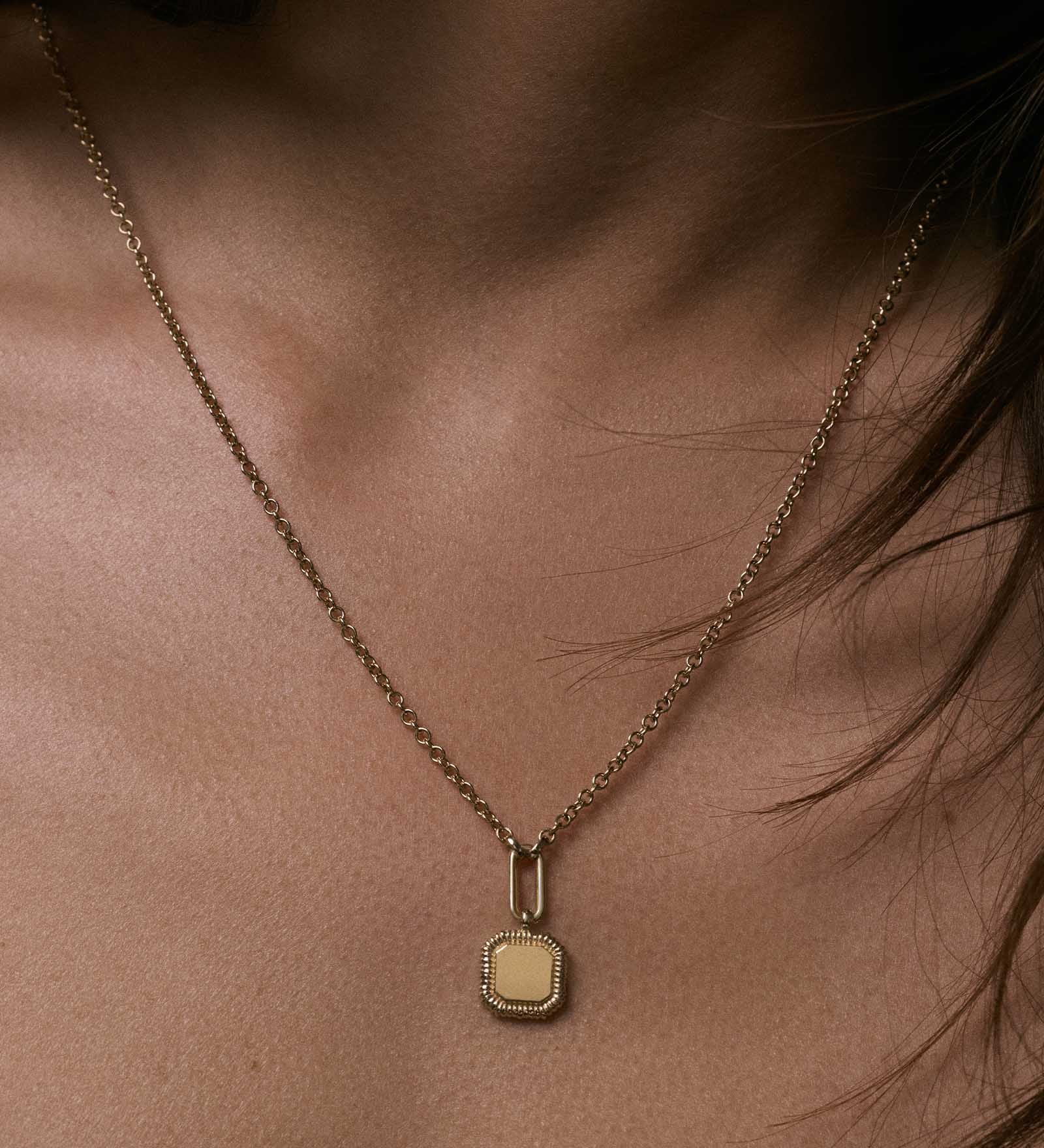 Kinn - Oria Ribbed Octagon Necklace