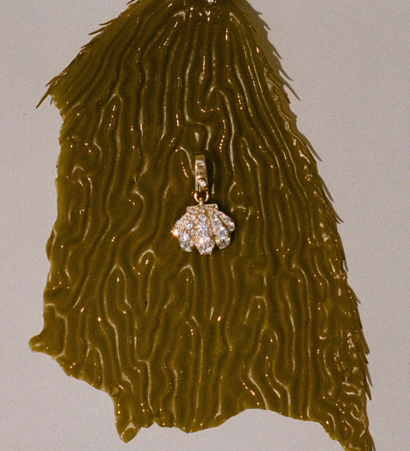 Kinn - Pavé Diamond Shell Charm