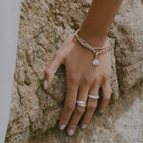 Kinn - Pavé Diamond Shell Charm Bracelet