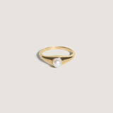 Kinn - Pearl Signet Ring