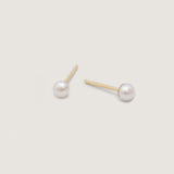 Kinn - Pearl Stud Earrings