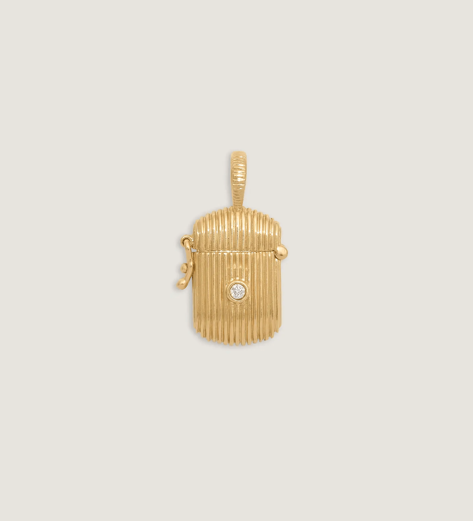 Kinn - Relic Ribbed Locket Pendant Emerald