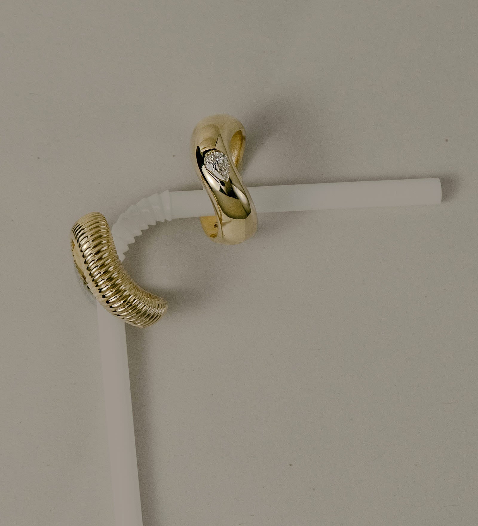 Kinn - Demi Curve & Coil Ring Stack