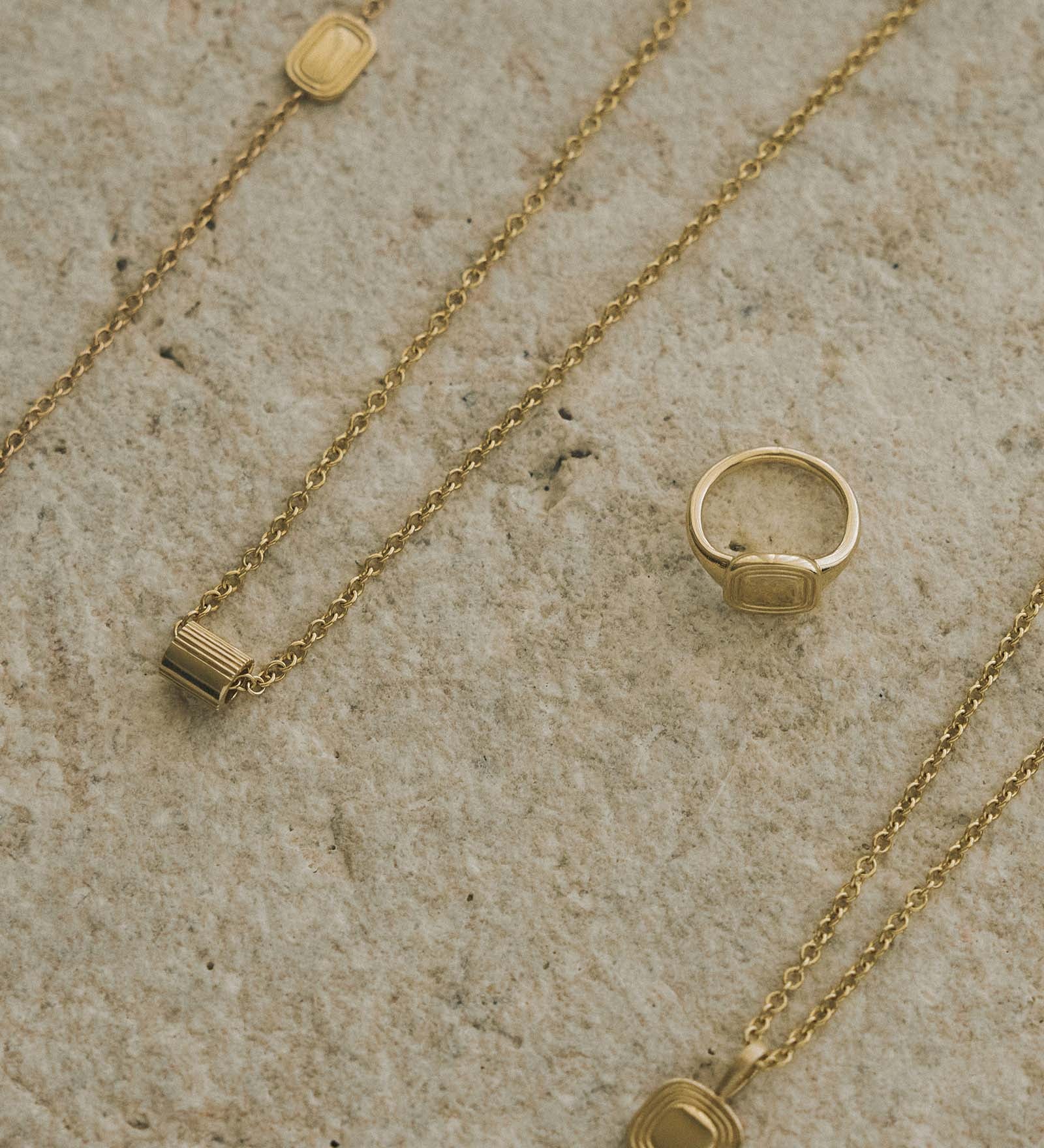 Kinn - The Estate Signet Ring Yellow Gold