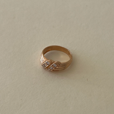 Kinn - Vintage Twist Cubic Zirconia Ring