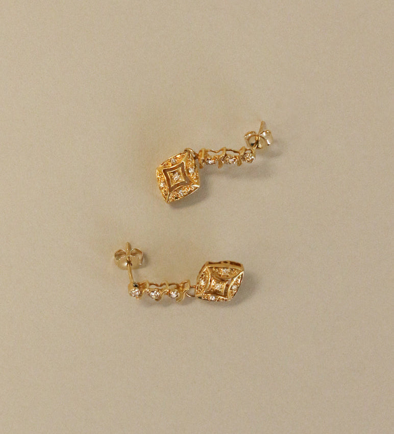 Kinn - Vintage 14k Gold Kite Diamond Dangle Earrings