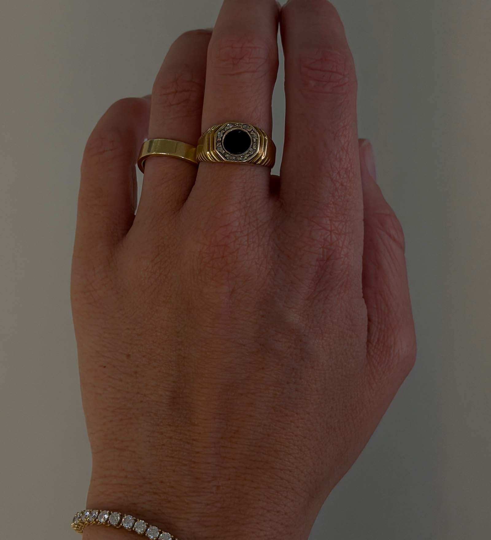 Kinn - Vintage 14k Gold Octagon Ribbed Onyx Ring