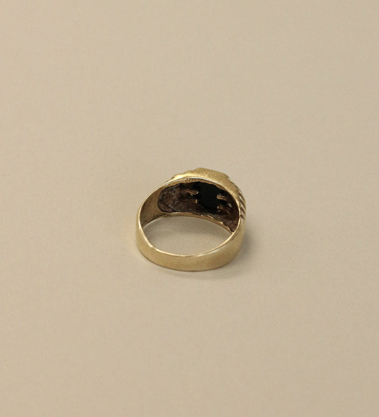 Kinn - Vintage 14k Gold Octagon Ribbed Onyx Ring