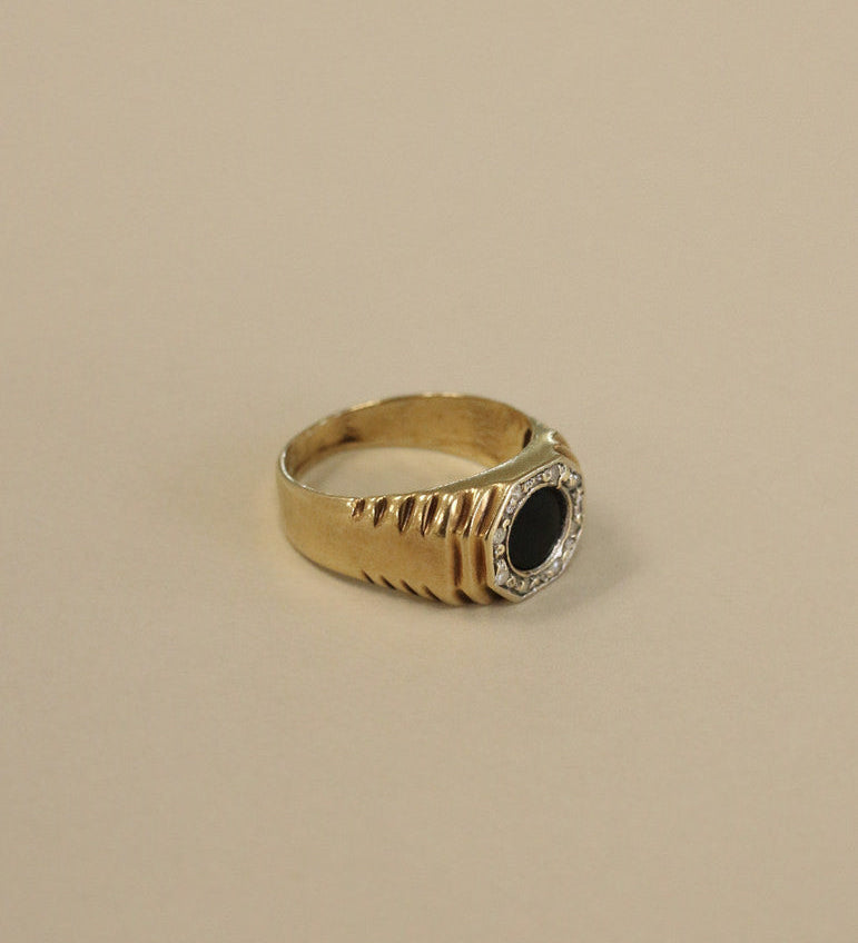 Kinn - Vintage 14k Gold Octagon Ribbed Onyx Ring