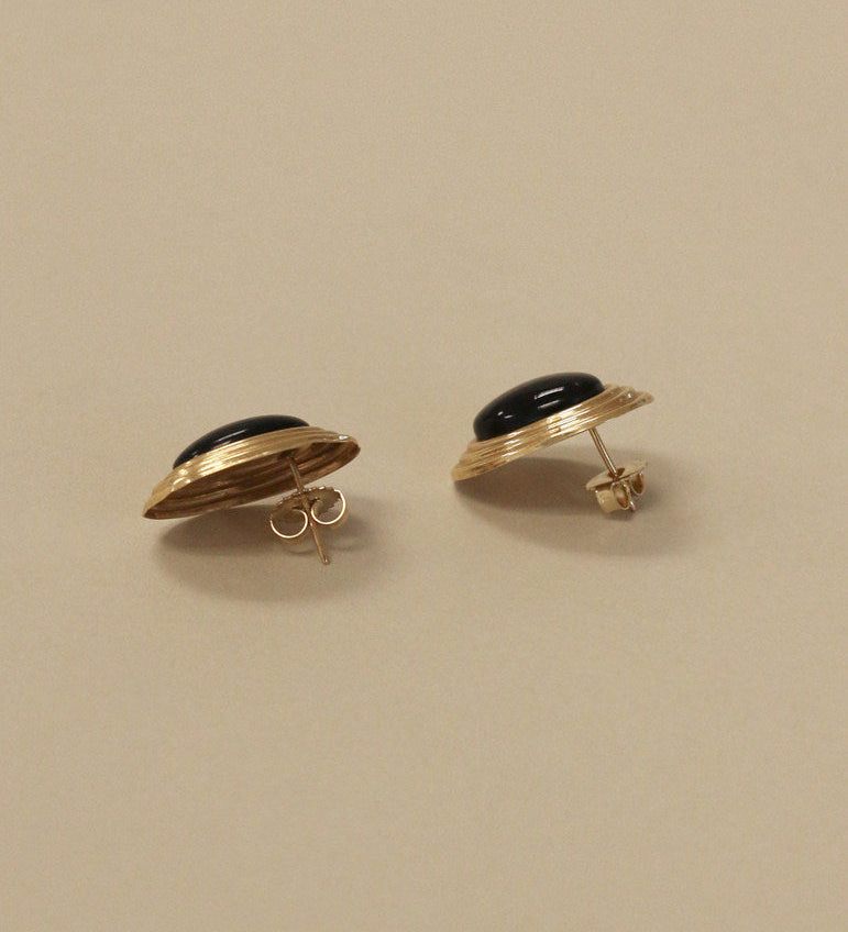 Kinn - Vintage 14k Gold Oval Onyx Earrings