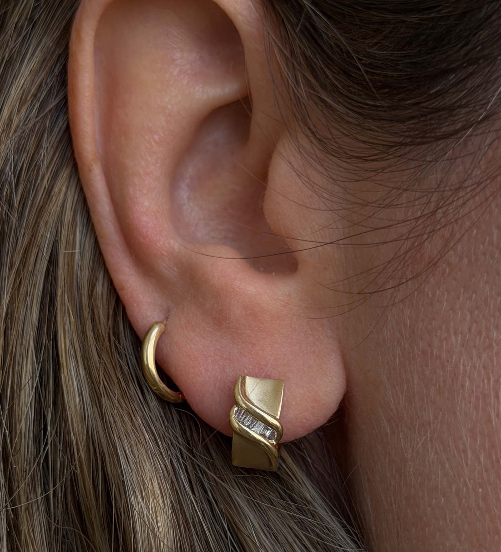 Kinn - Vintage Baguette Diamond 14k Gold Huggie Earrings