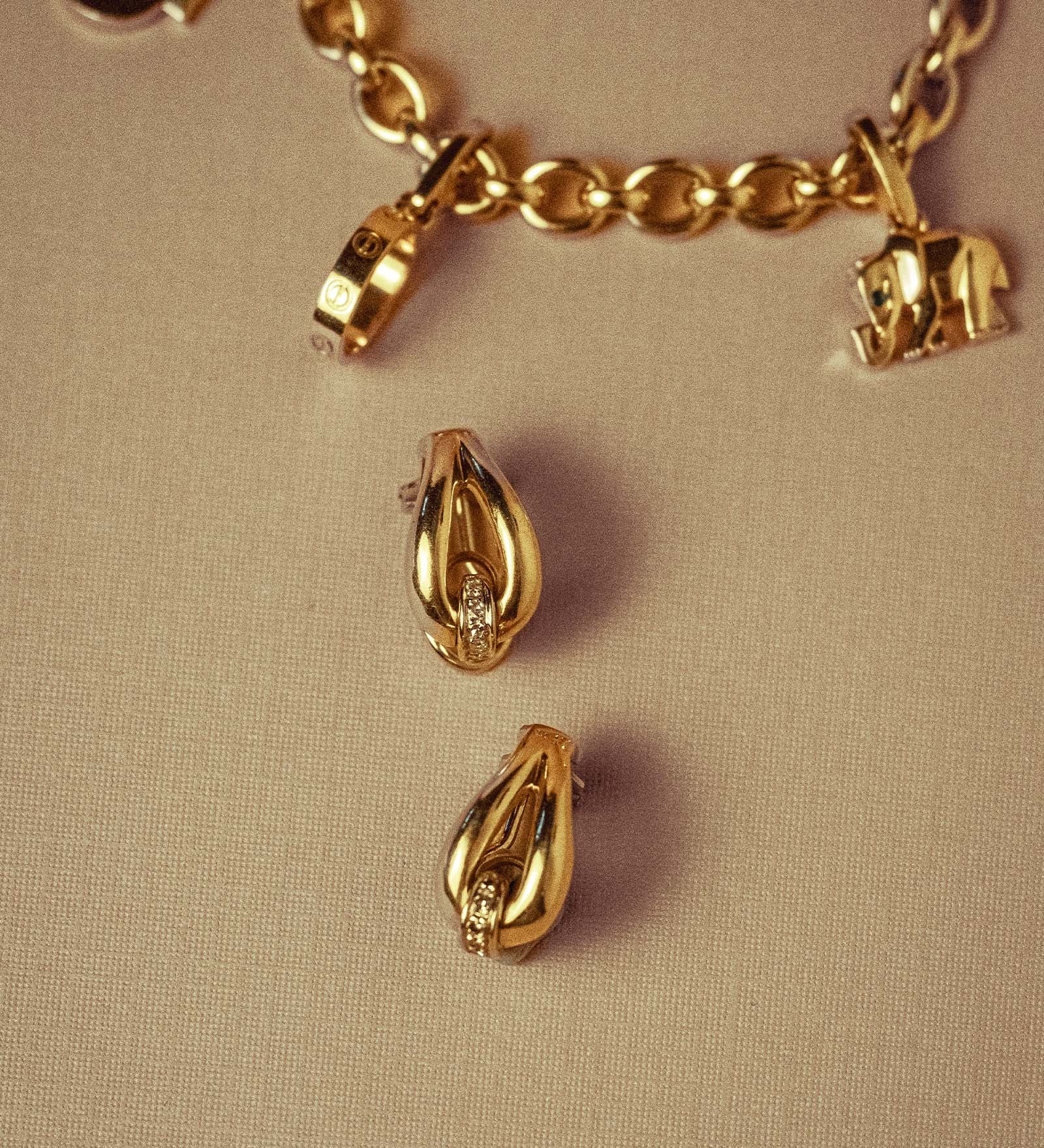 Kinn - Vintage 18k Gold Tubular Teardrop Pavé Earrings