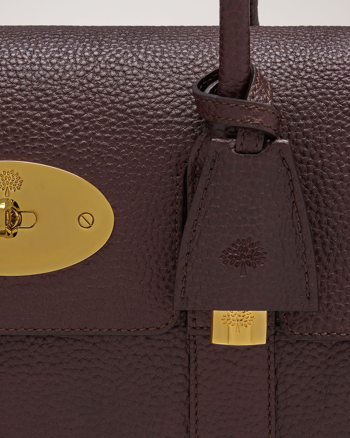 Mulberry Bayswater Oxblood Small Classic Grain — leather and lock detail