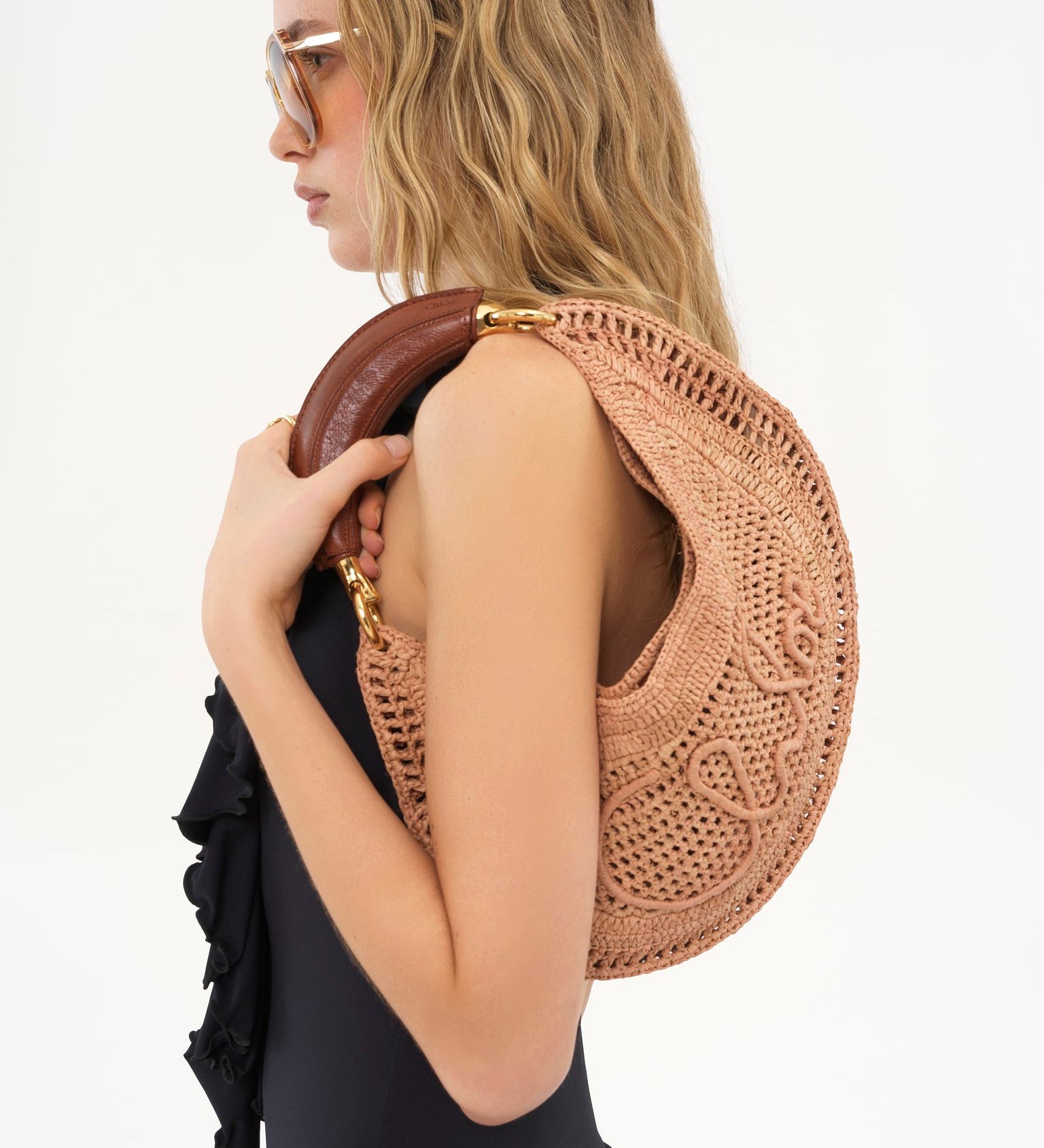Chloé Chloé - Summer Banana hobo bag in raffia