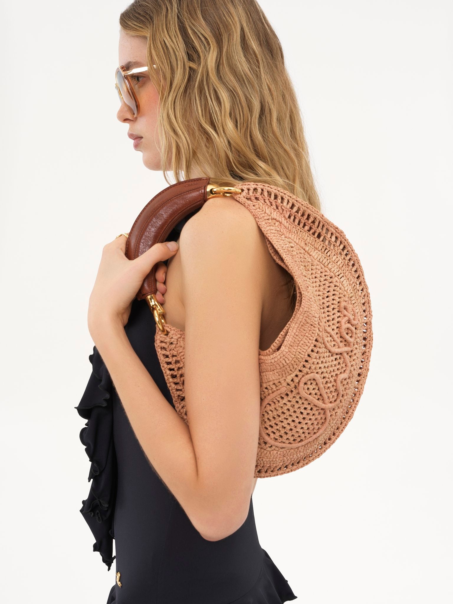 Chloé Chloé - Summer Banana hobo bag in raffia