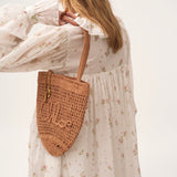 Chloé Chloé - Small Summer Banana tote bag in raffia