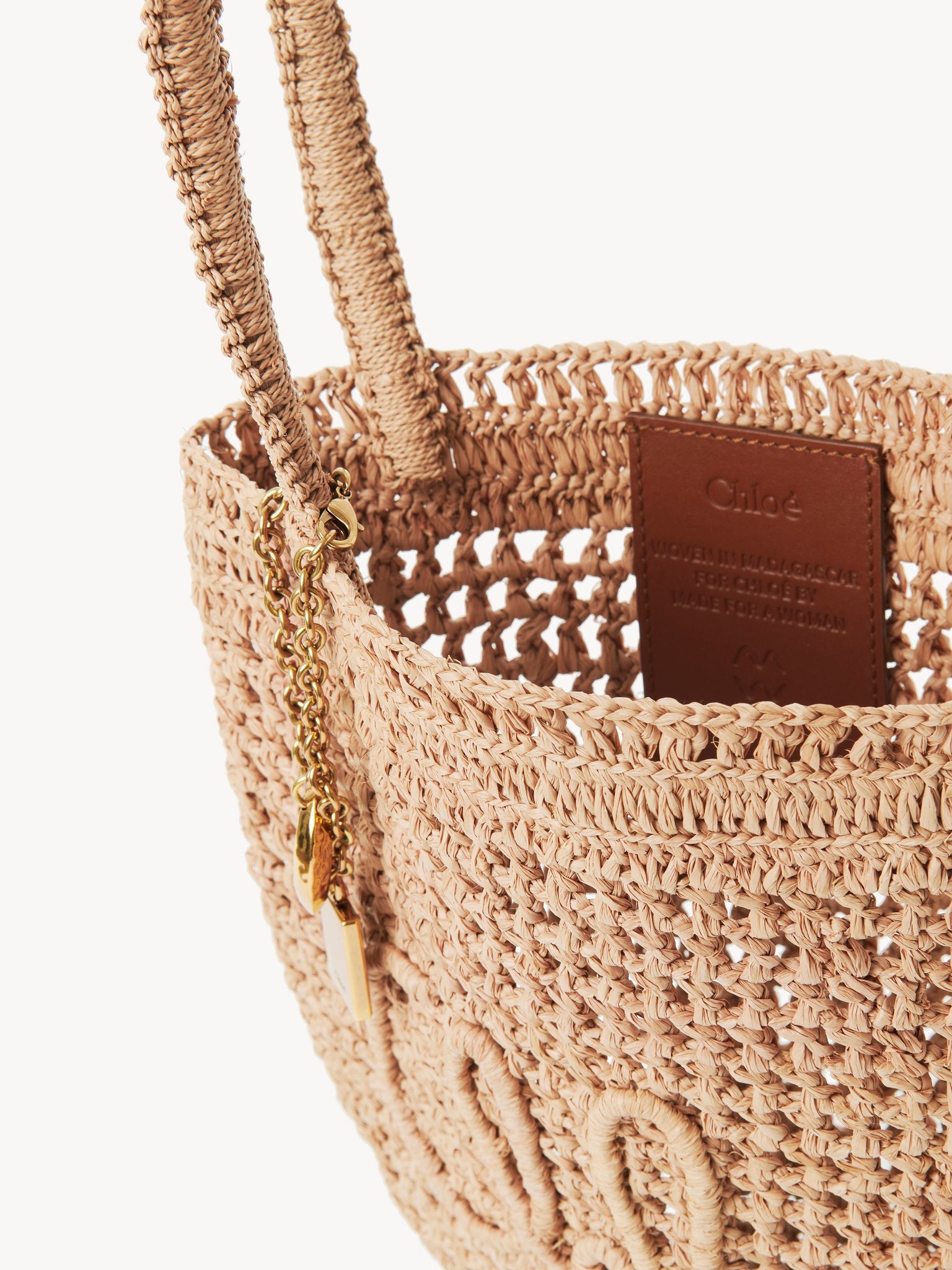 Chloé Chloé - Small Summer Banana tote bag in raffia
