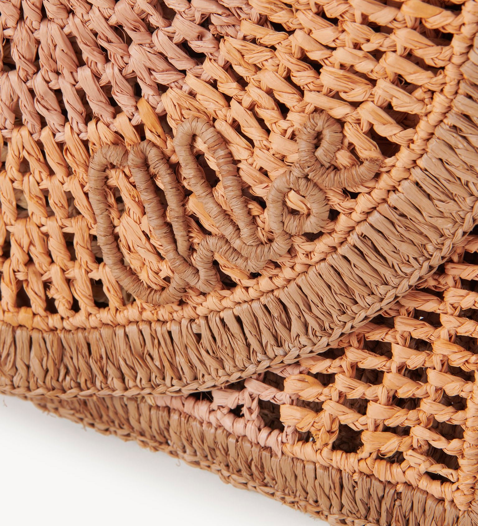 Chloé Chloé - Summer Banana flat pouch with strap in raffia