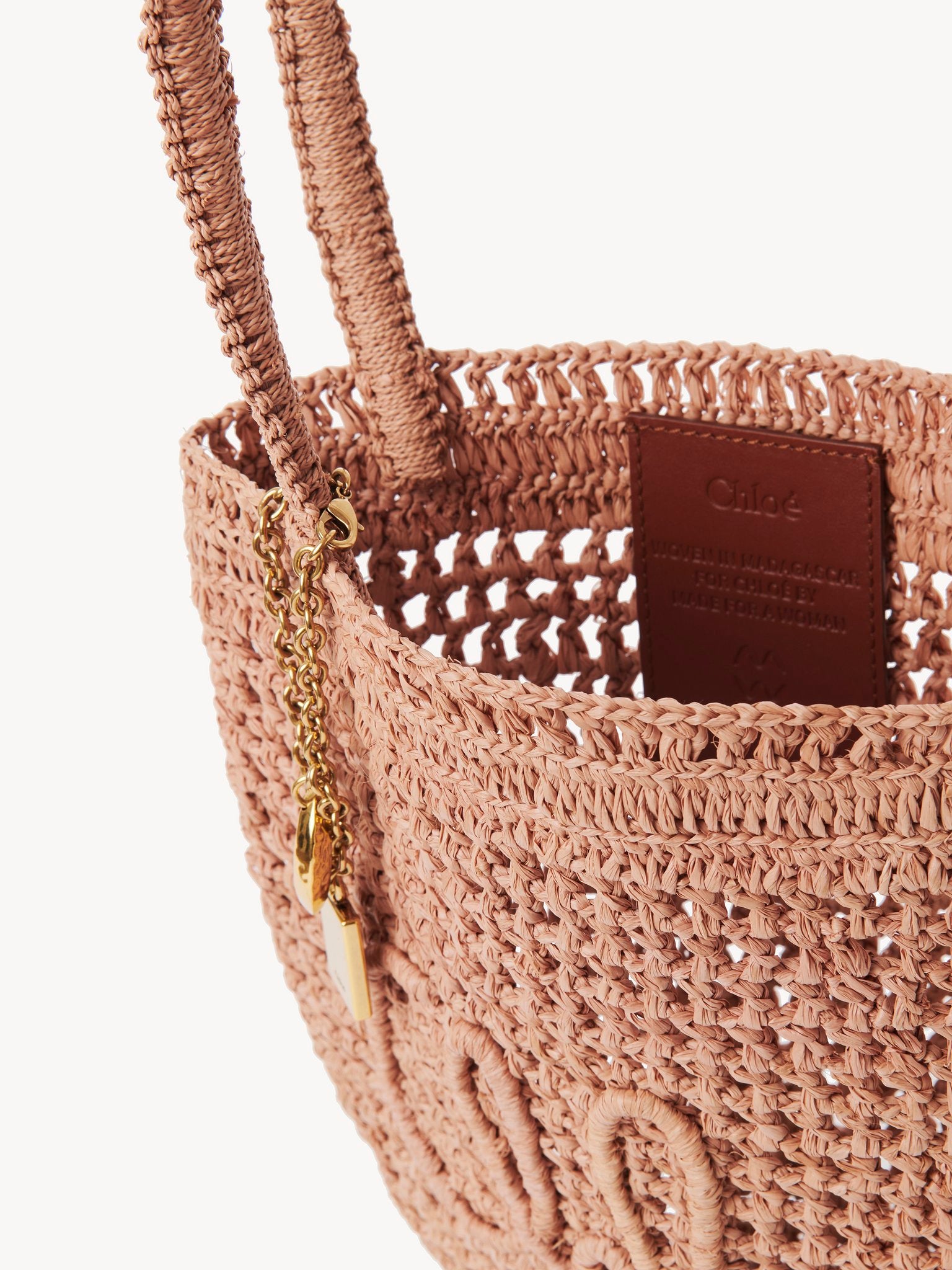 Chloé Chloé - Small Summer Banana tote bag in raffia