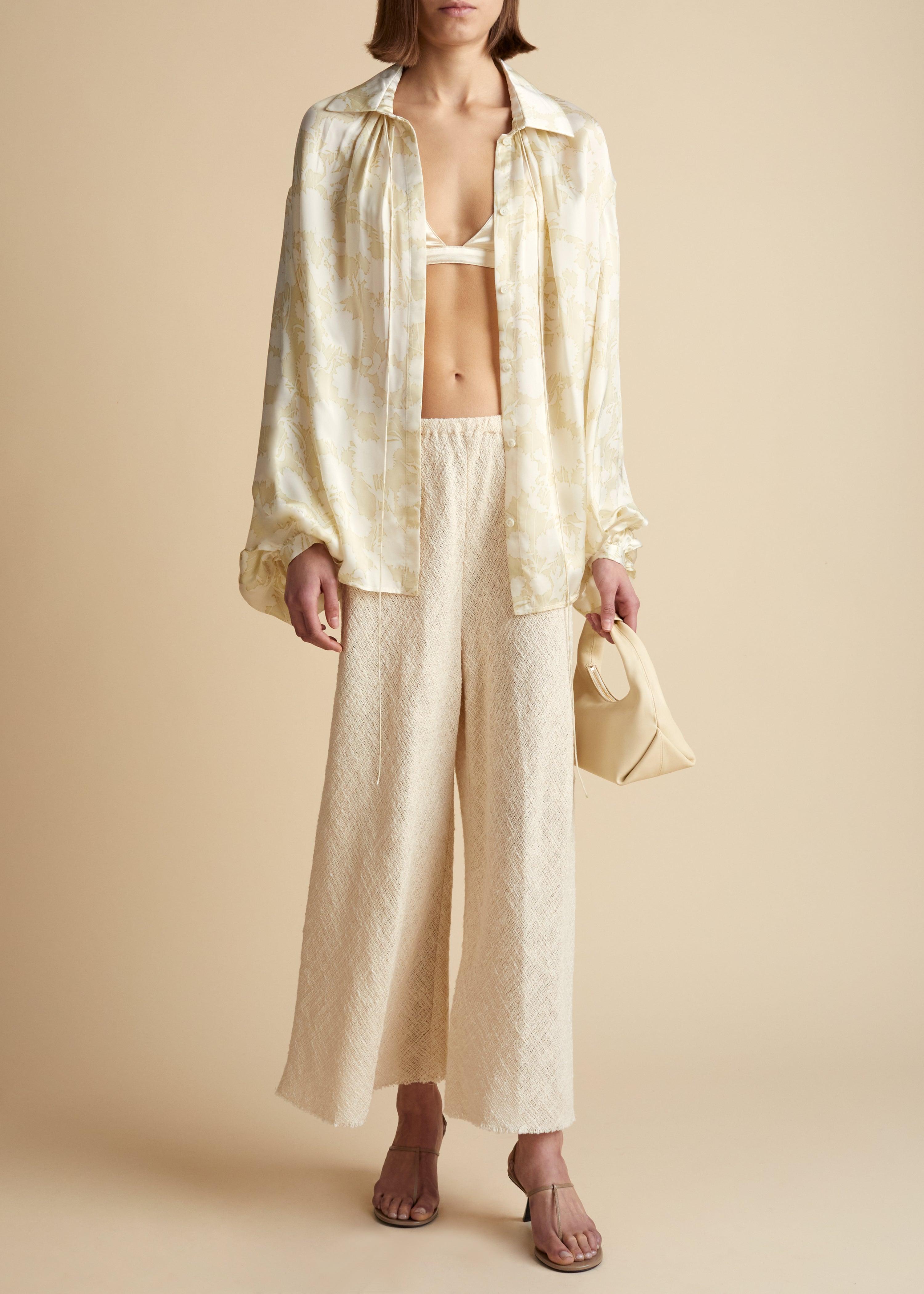The Lindy Pant in Champagne - The Iconic Issue