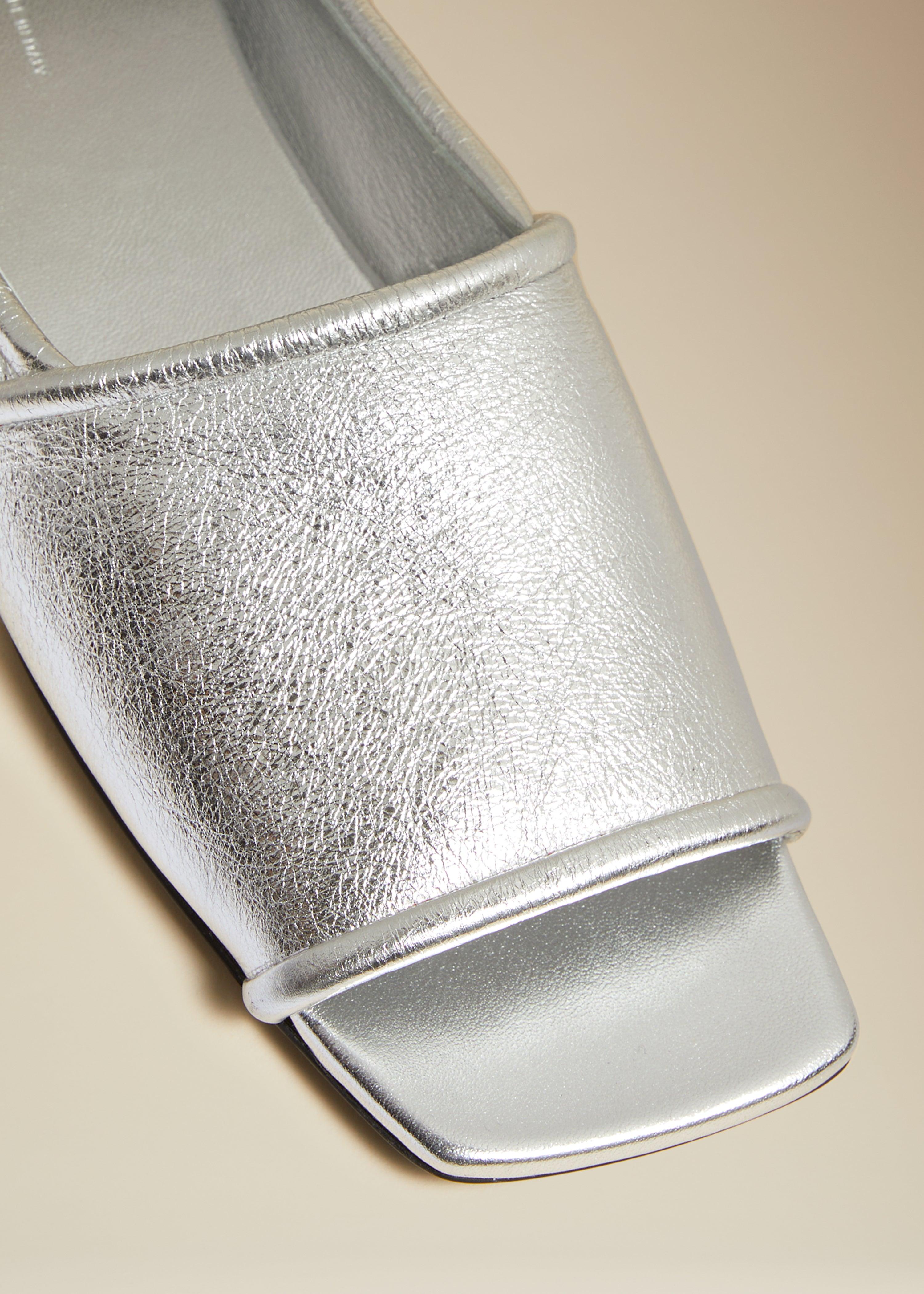The Stagg Flat in Silver Leather - The Iconic Issue